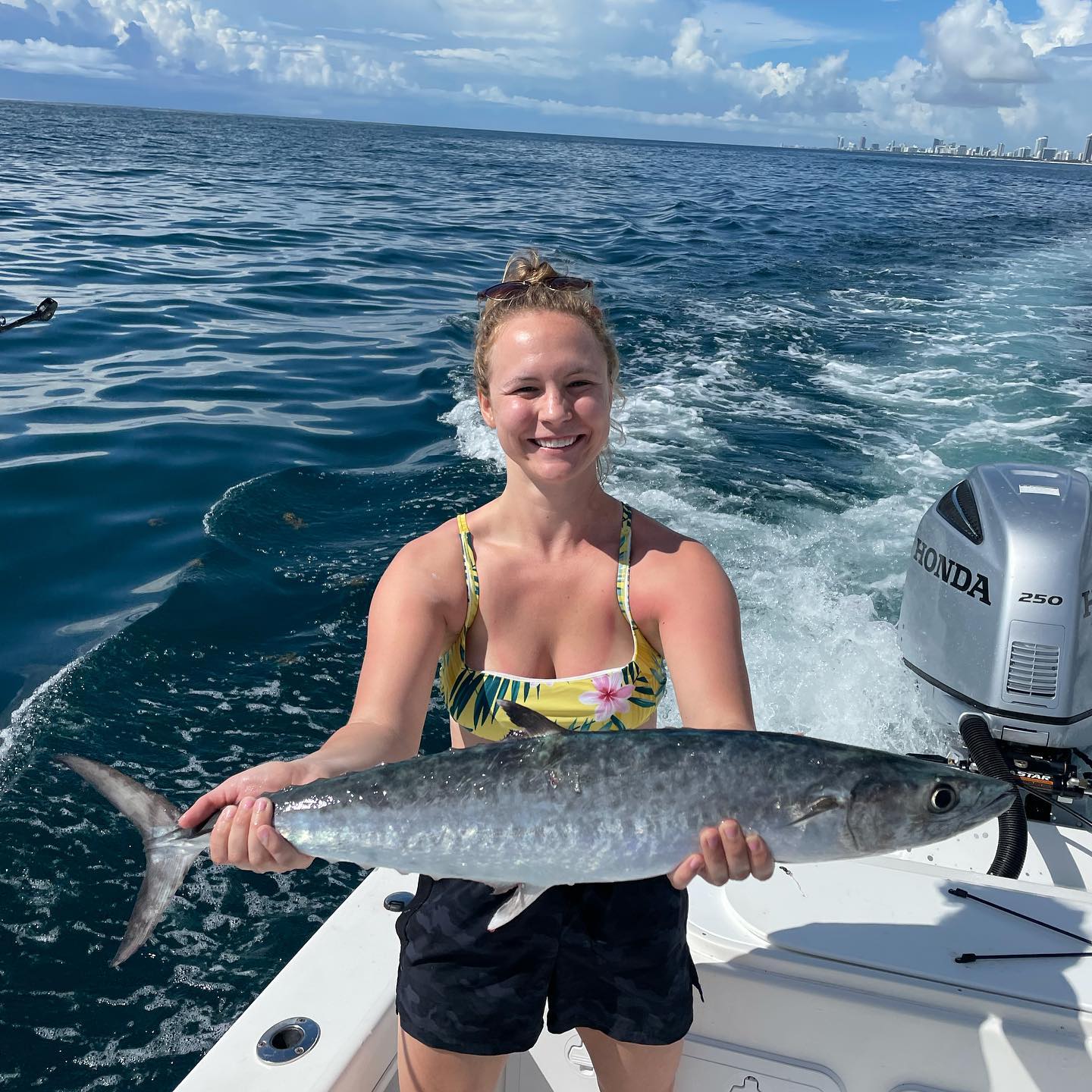 The Lapnow Family had some fun action anchored on the reef today with light spin tackle. Kingfish, Amberjack, Snappers and Porgys kept the rods bent for a while. #GOHARDFISHING #miamibeach #charterfishing #itryhard @starbrite_com @pennfishing @gabbylapnow @christianlapnow